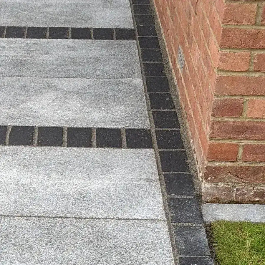 Black Limestone Cobble Setts 200 x 100 x 50